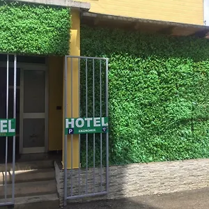 https://orange-villa-hostel.hotels-in-tirana.com